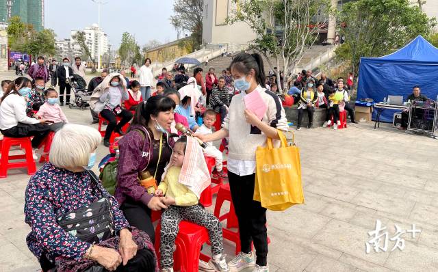 問答互動。段燦 攝