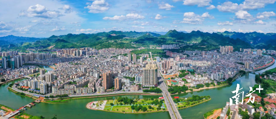 俯瞰連州城。曾亮超 攝