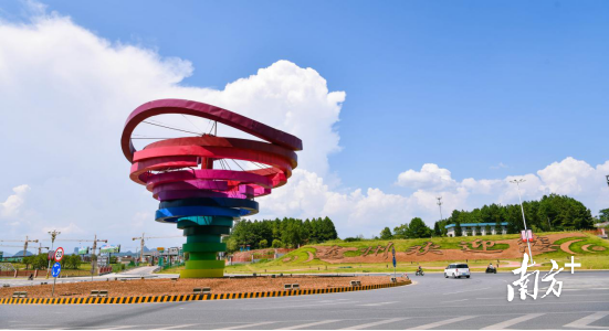 高速出口新貌。曾亮超 攝