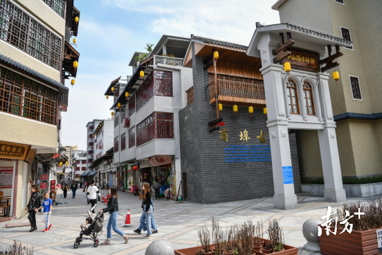 中山路步行街。曾亮超 攝