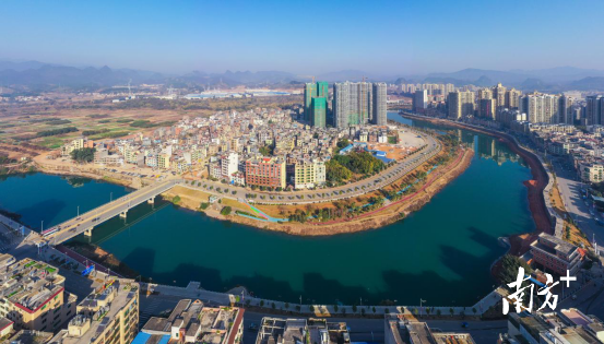 城市擴(kuò)容。曾亮超 攝