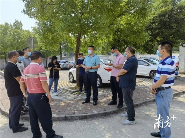 現(xiàn)場(chǎng)調(diào)研。