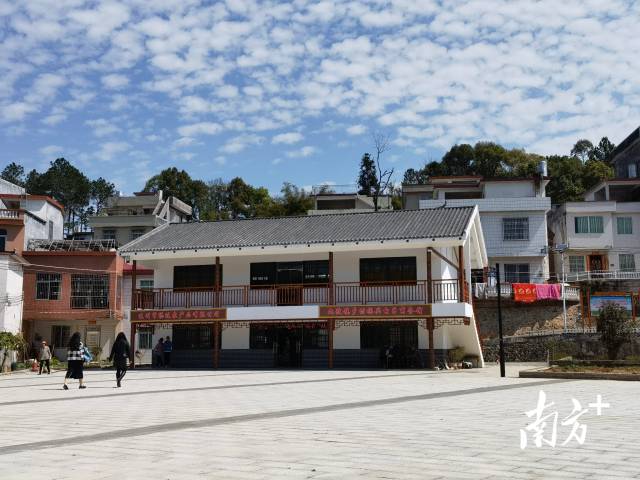 九陂鎮(zhèn)鄉(xiāng)村振興電子商務(wù)館。