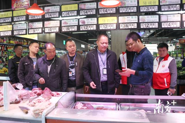 檢查現(xiàn)場。